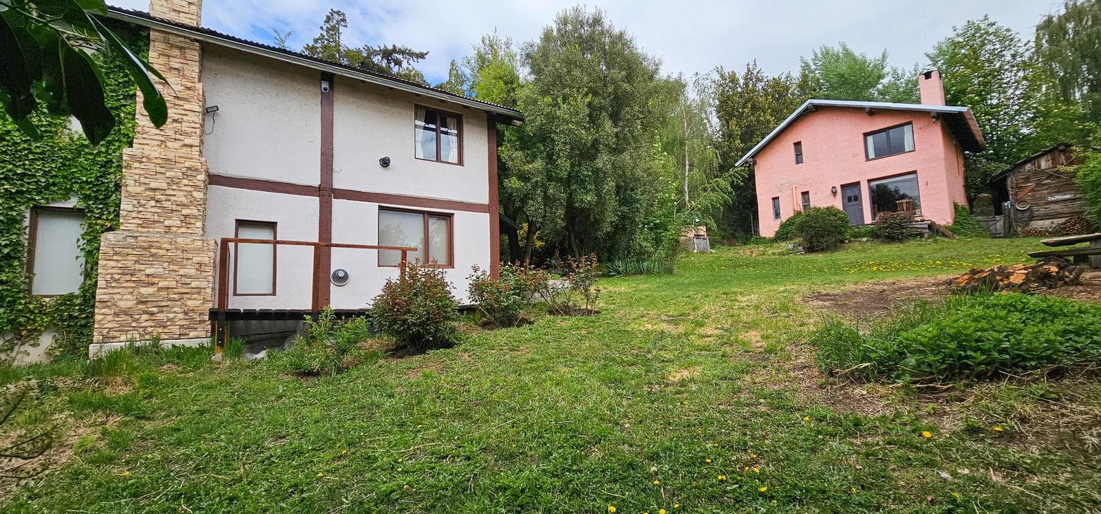 2 Houses for Sale in the Nahuel Malal Neighborhood - Bariloche
