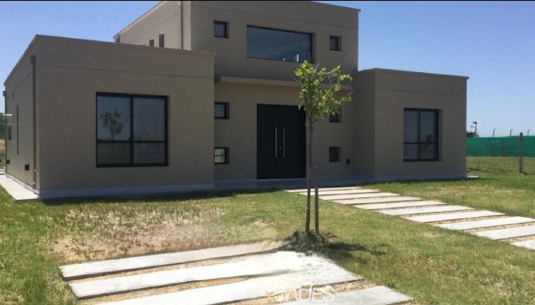 Home Eligible for a Mortgage. Area 9. San Sebastian Neighborhood. Escobar