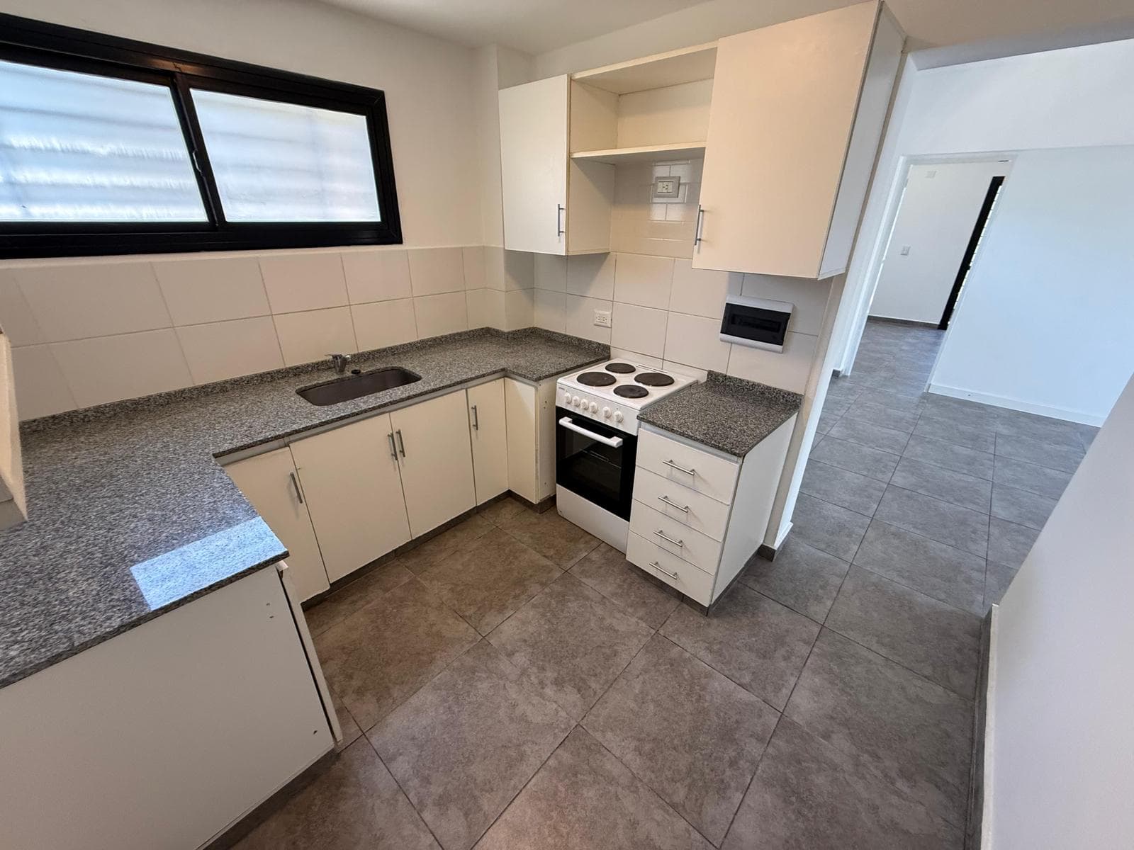 For Sale | 2 Excellent Duplex-Style Apartments with 2 Bedrooms and a Driveway in Moreno Sur—Corner of Llambin Street and Naciones Unidas Street