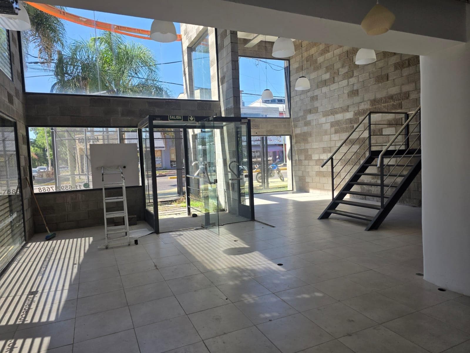Alquiler Local Comercial en Esquina en Benavidez, Tigre