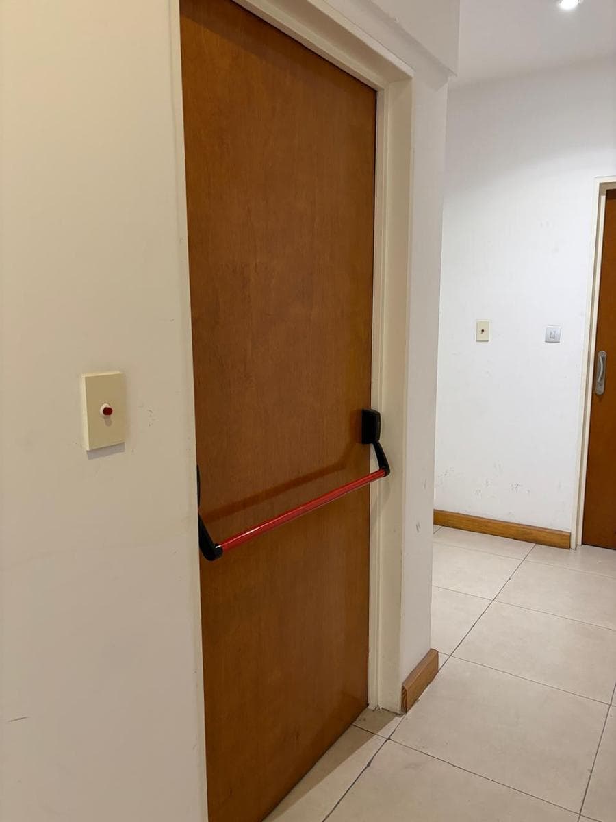 Modern studio apartment in northern Almagro, with a very bright balcony