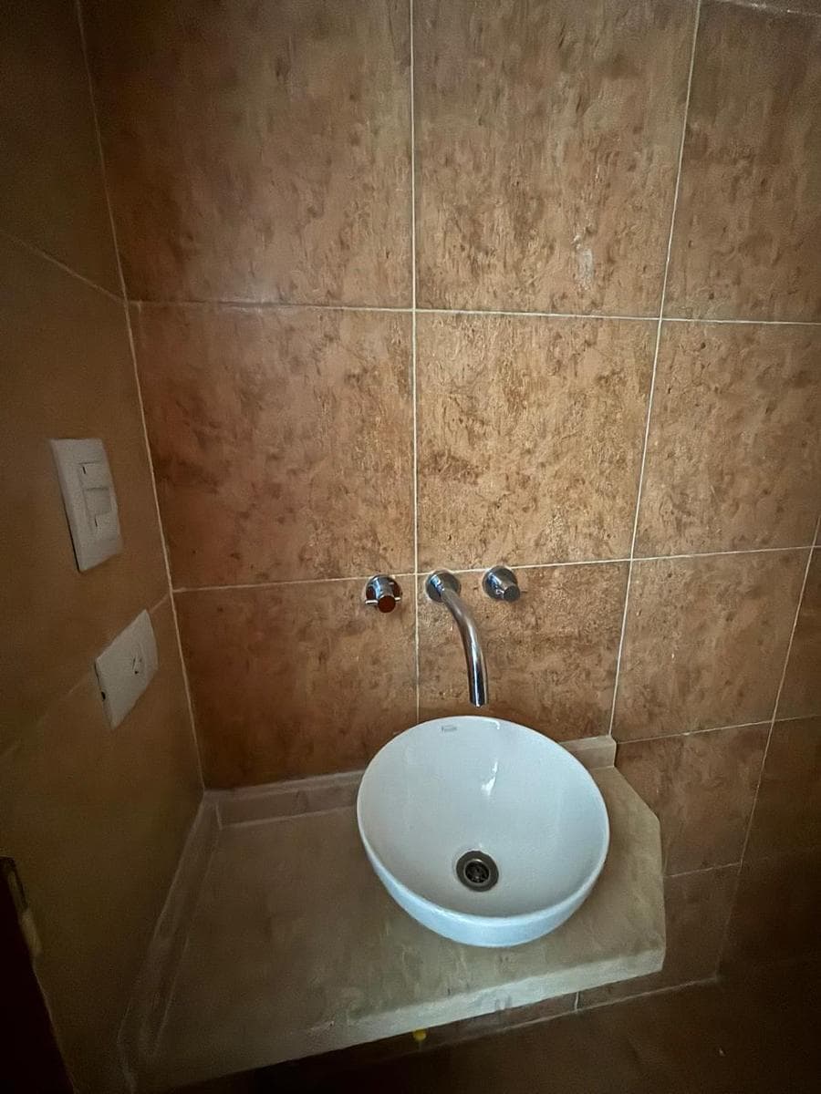 Modern studio apartment in northern Almagro, with a very bright balcony