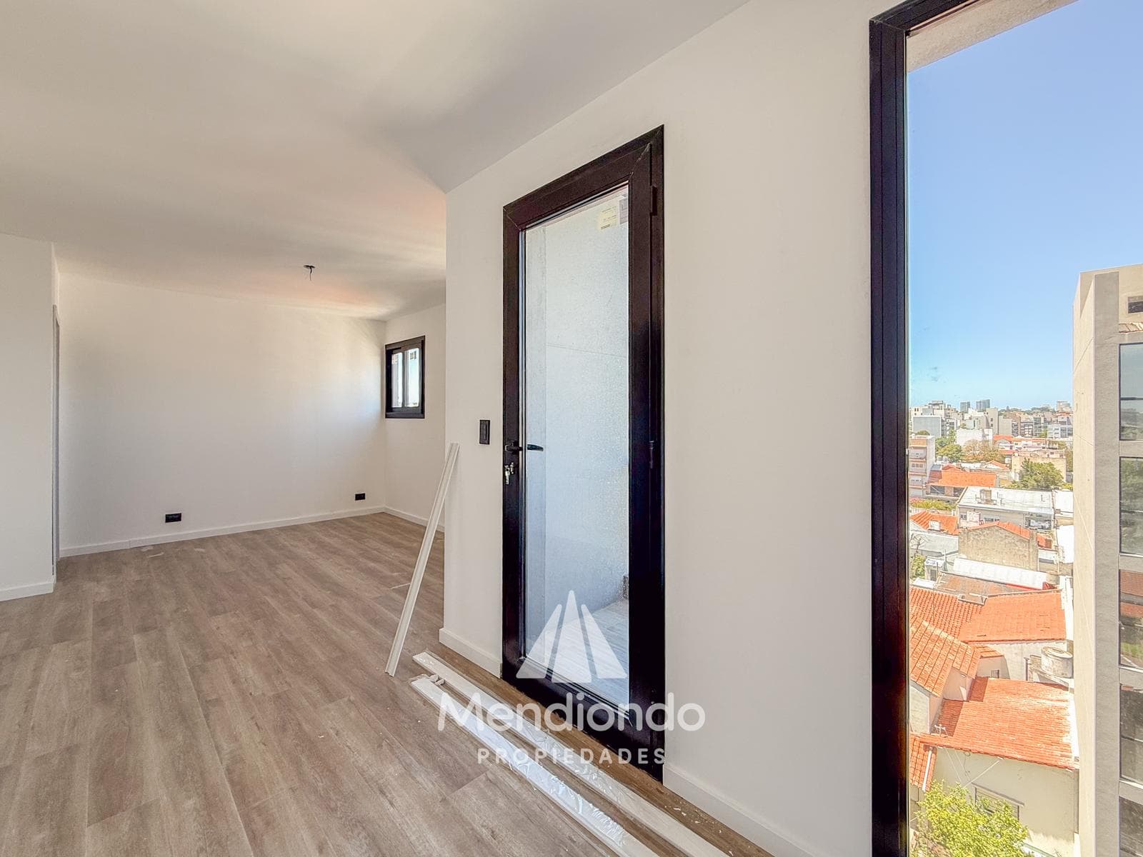 4-bedroom duplex DOUBLE GARAGE - Two balconies and a private terrace with a grill - Aldrey / Chauvín area