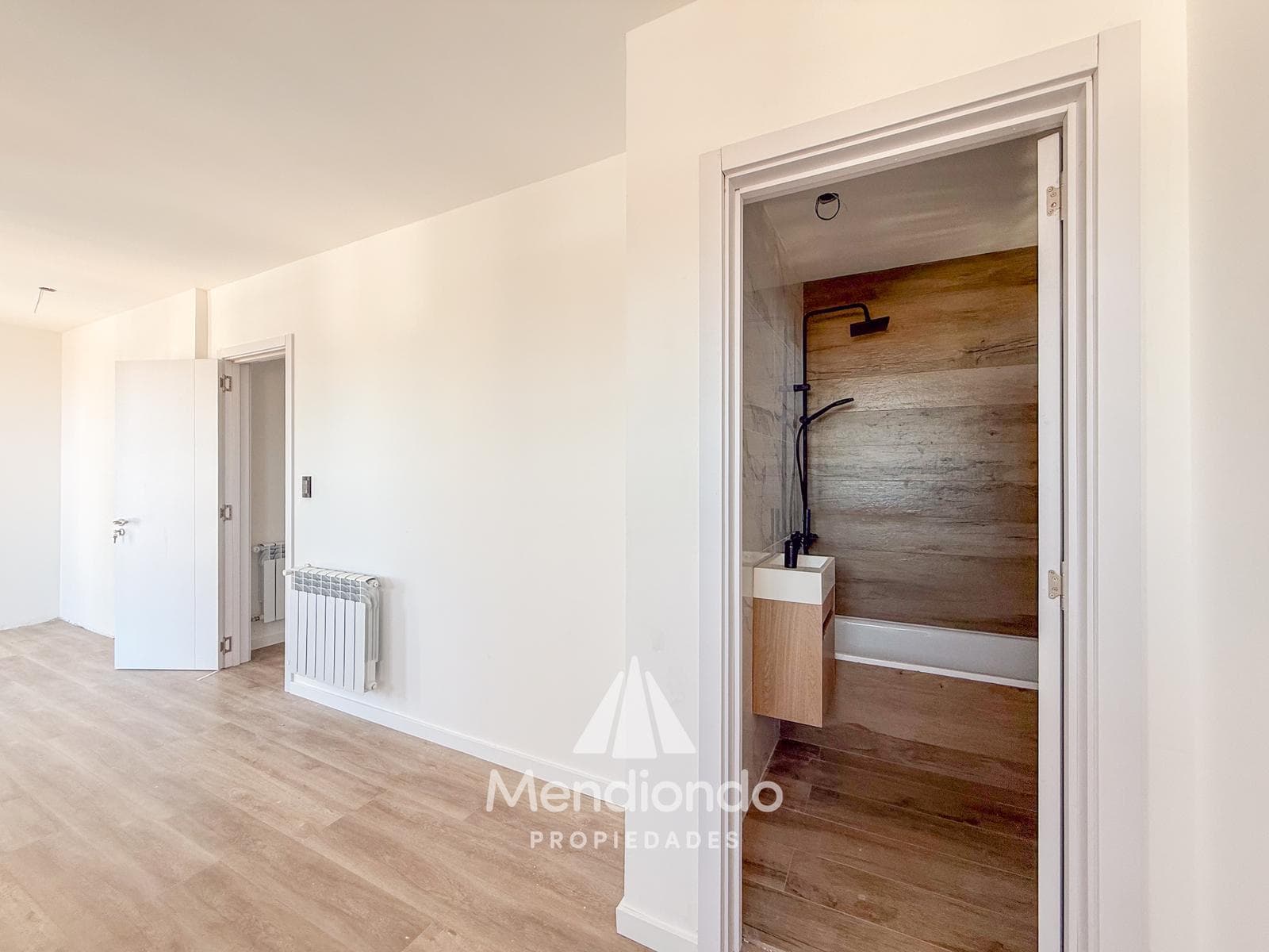 4-bedroom duplex DOUBLE GARAGE - Two balconies and a private terrace with a grill - Aldrey / Chauvín area