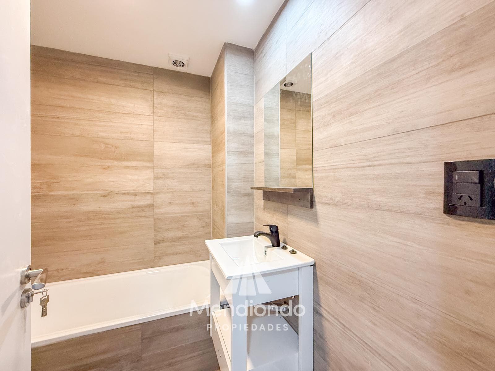 4-bedroom duplex DOUBLE GARAGE - Two balconies and a private terrace with a grill - Aldrey / Chauvín area