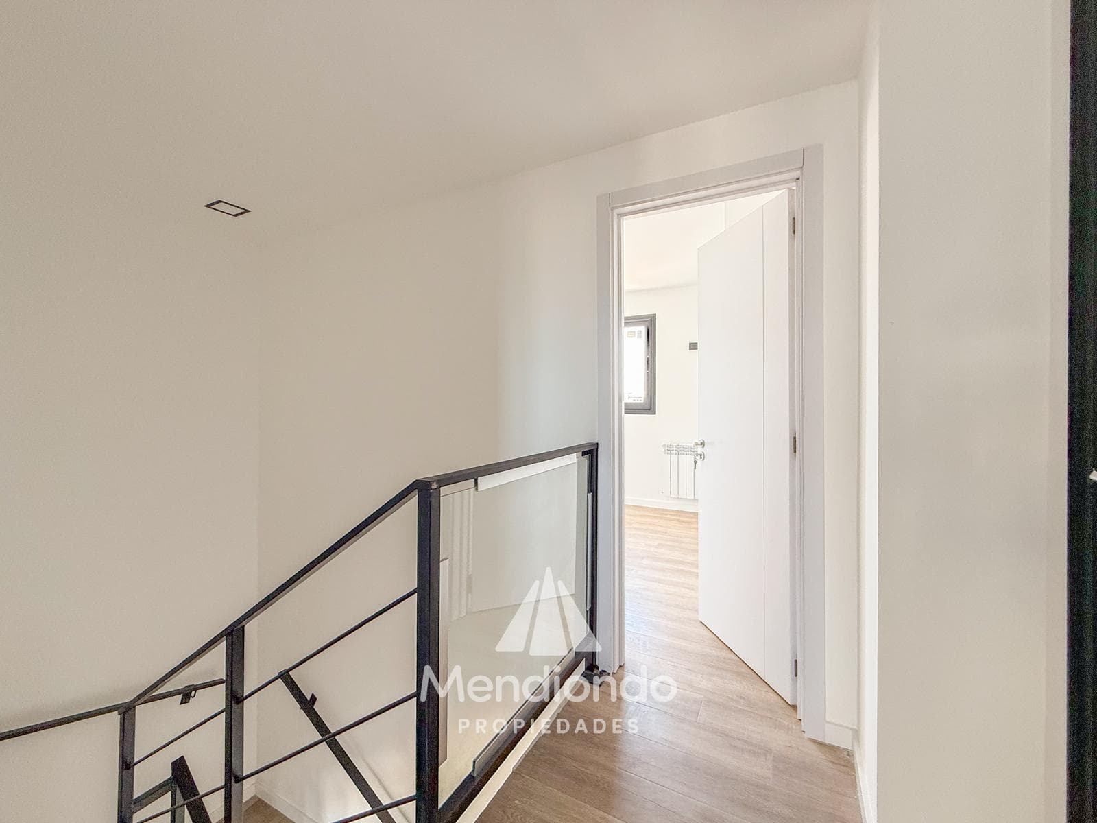 4-bedroom duplex DOUBLE GARAGE - Two balconies and a private terrace with a grill - Aldrey / Chauvín area