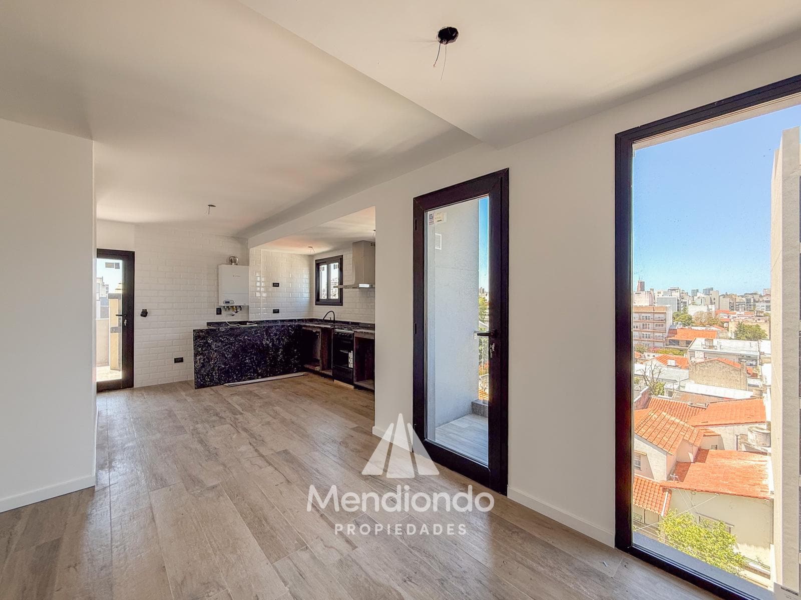 4-bedroom duplex DOUBLE GARAGE - Two balconies and a private terrace with a grill - Aldrey / Chauvín area
