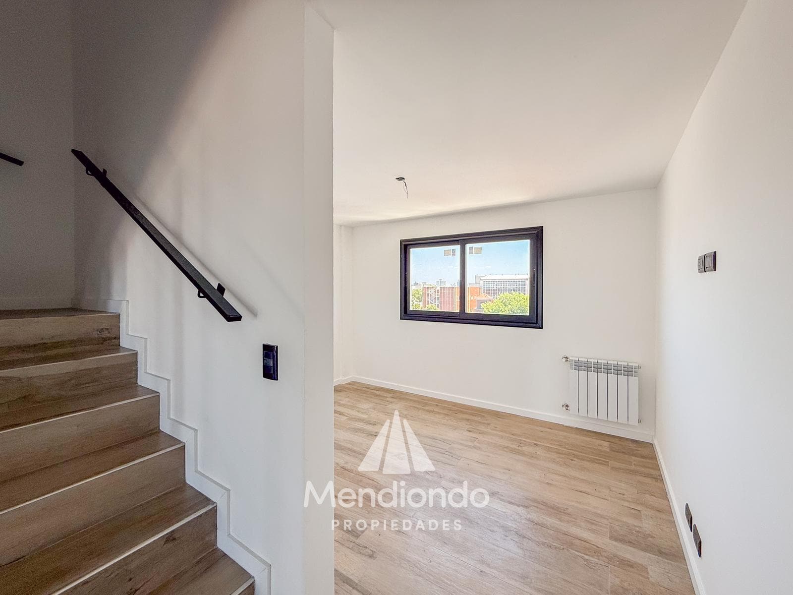 4-bedroom duplex DOUBLE GARAGE - Two balconies and a private terrace with a grill - Aldrey / Chauvín area