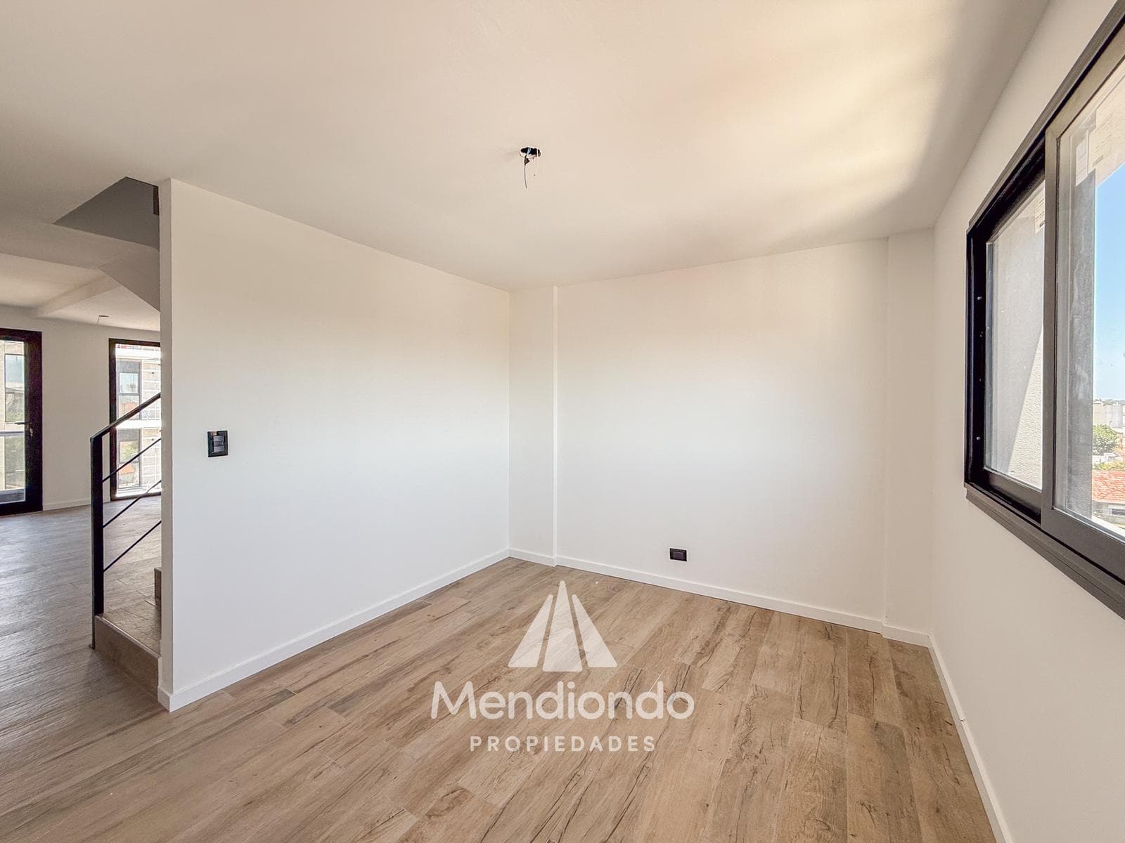 4-bedroom duplex DOUBLE GARAGE - Two balconies and a private terrace with a grill - Aldrey / Chauvín area