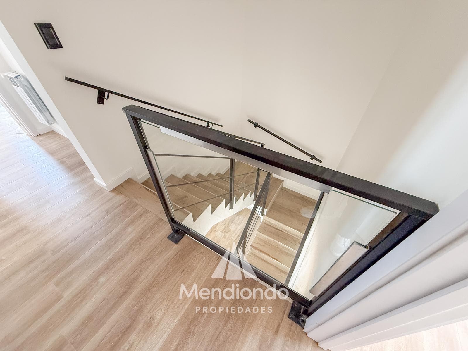 4-bedroom duplex DOUBLE GARAGE - Two balconies and a private terrace with a grill - Aldrey / Chauvín area