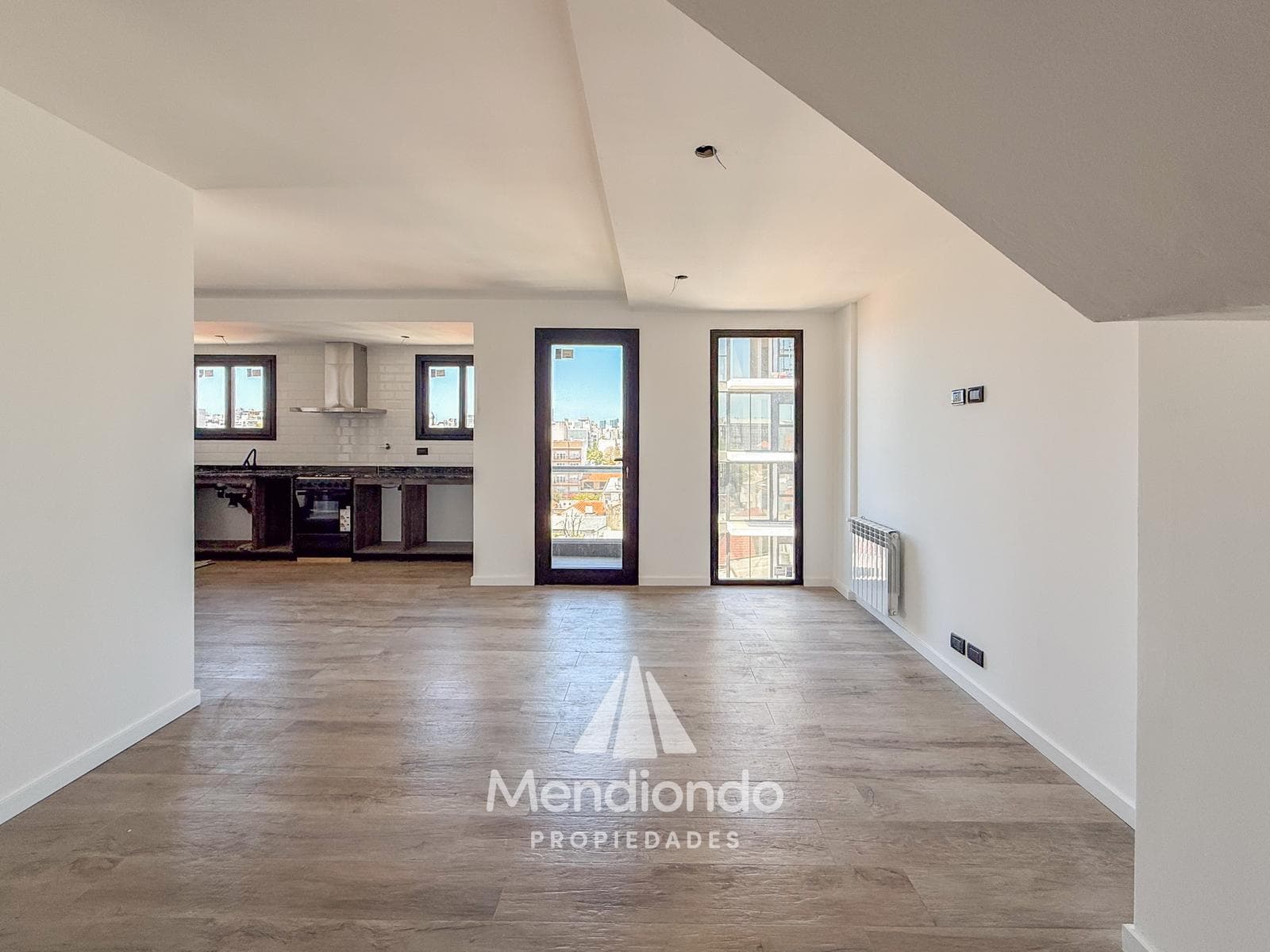 4-bedroom duplex DOUBLE GARAGE - Two balconies and a private terrace with a grill - Aldrey / Chauvín area