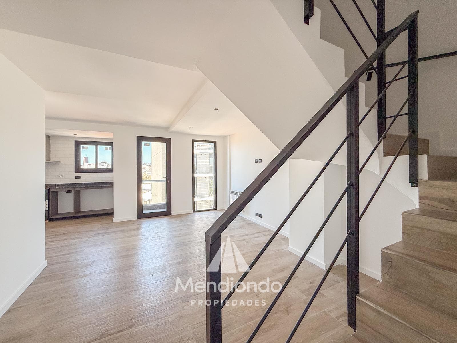 4-bedroom duplex DOUBLE GARAGE - Two balconies and a private terrace with a grill - Aldrey / Chauvín area