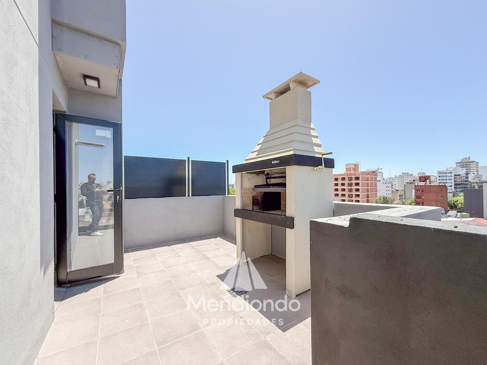 4-bedroom duplex DOUBLE GARAGE - Two balconies and a private terrace with a grill - Aldrey / Chauvín area