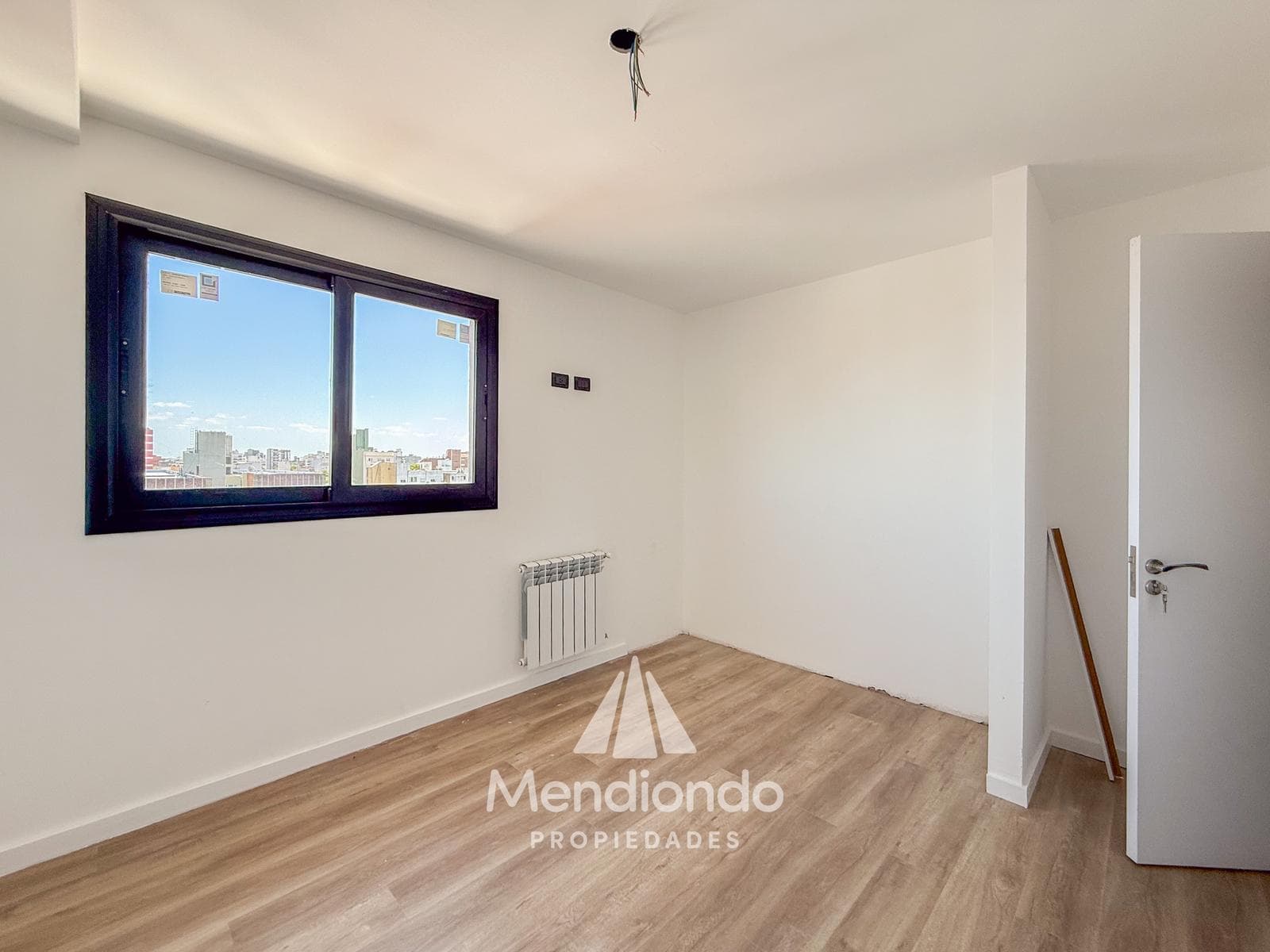 4-bedroom duplex DOUBLE GARAGE - Two balconies and a private terrace with a grill - Aldrey / Chauvín area