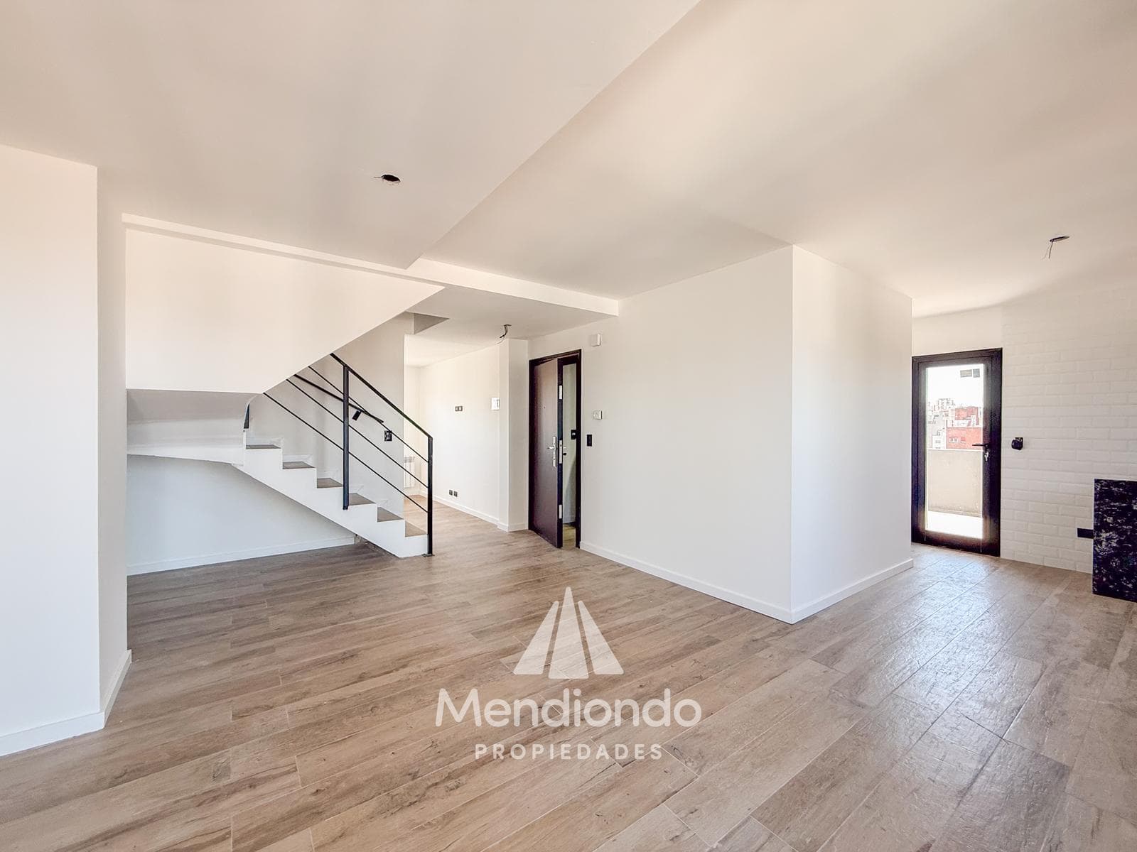 4-bedroom duplex DOUBLE GARAGE - Two balconies and a private terrace with a grill - Aldrey / Chauvín area