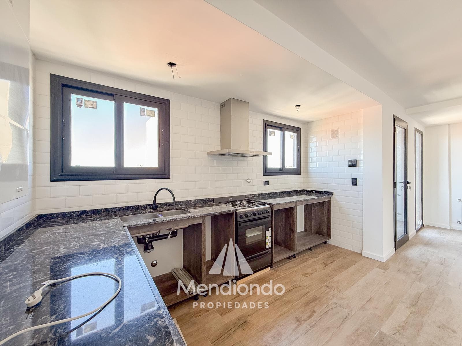 4-bedroom duplex DOUBLE GARAGE - Two balconies and a private terrace with a grill - Aldrey / Chauvín area