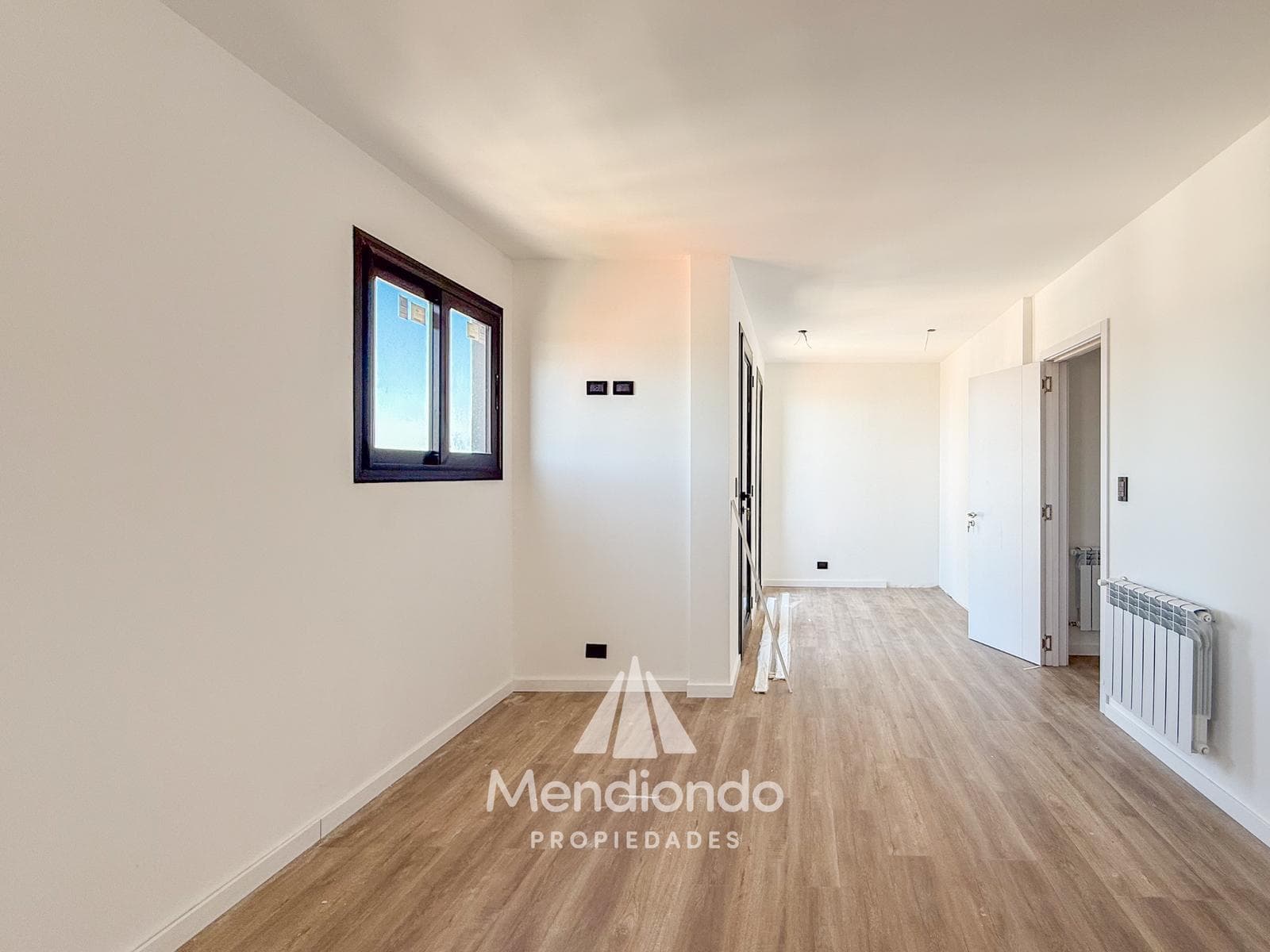 4-bedroom duplex DOUBLE GARAGE - Two balconies and a private terrace with a grill - Aldrey / Chauvín area