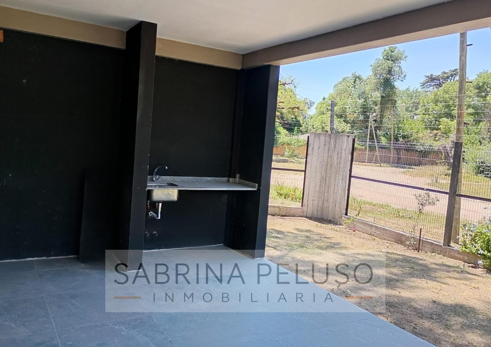 House for sale in the Altos De Monte gated community.