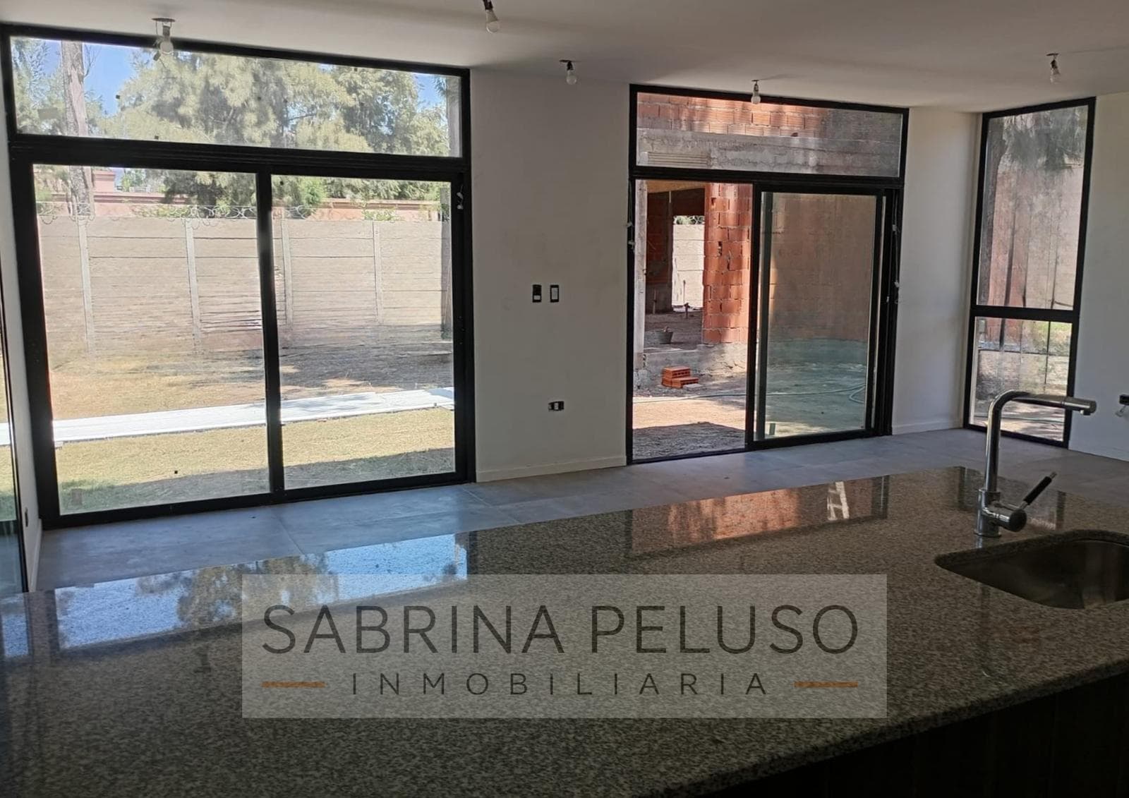 House for sale in the Altos De Monte gated community.