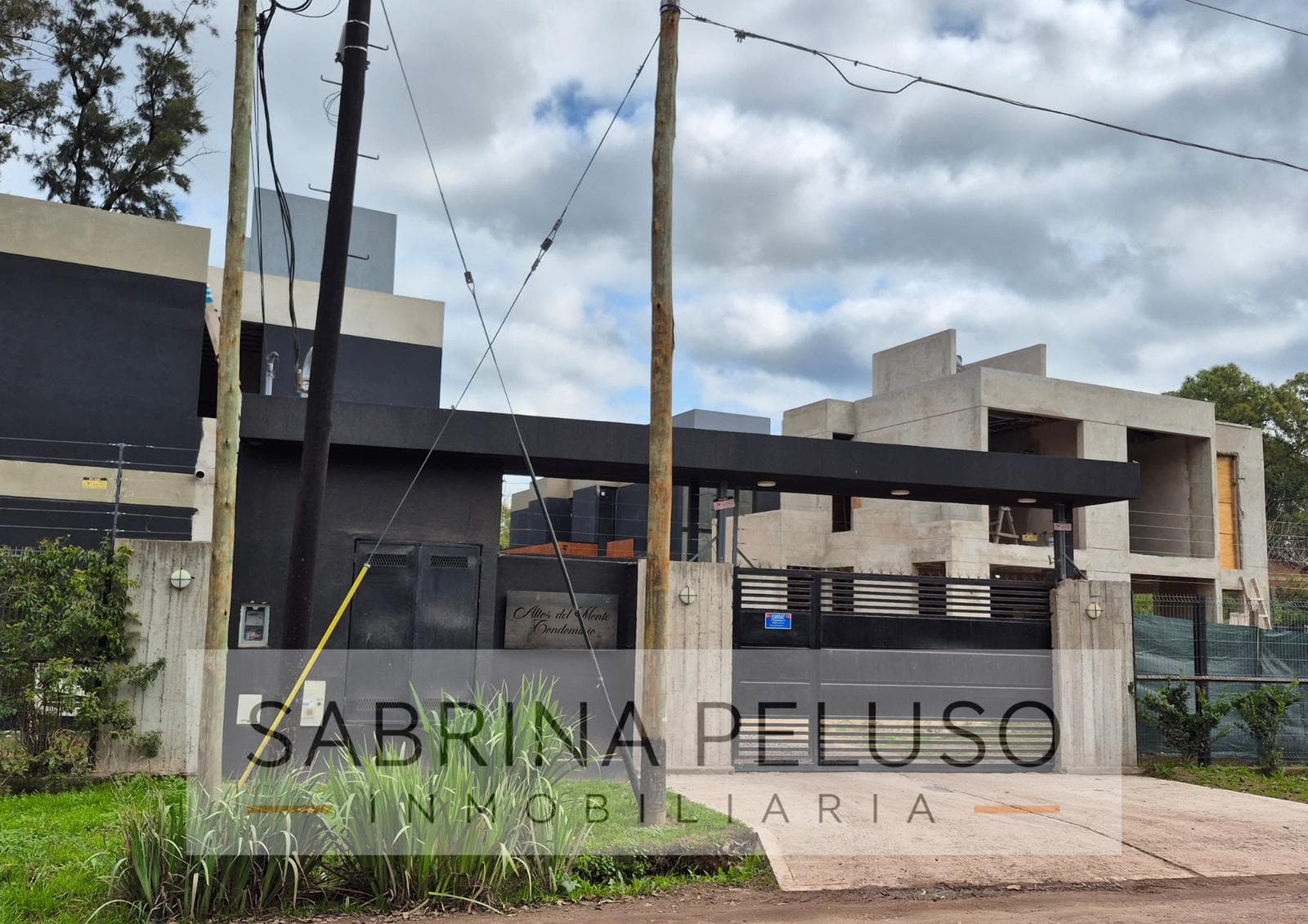 MINIMALIST 4-BEDROOM HOUSE FOR SALE IN A GATED COMMUNITY IN MORENO
