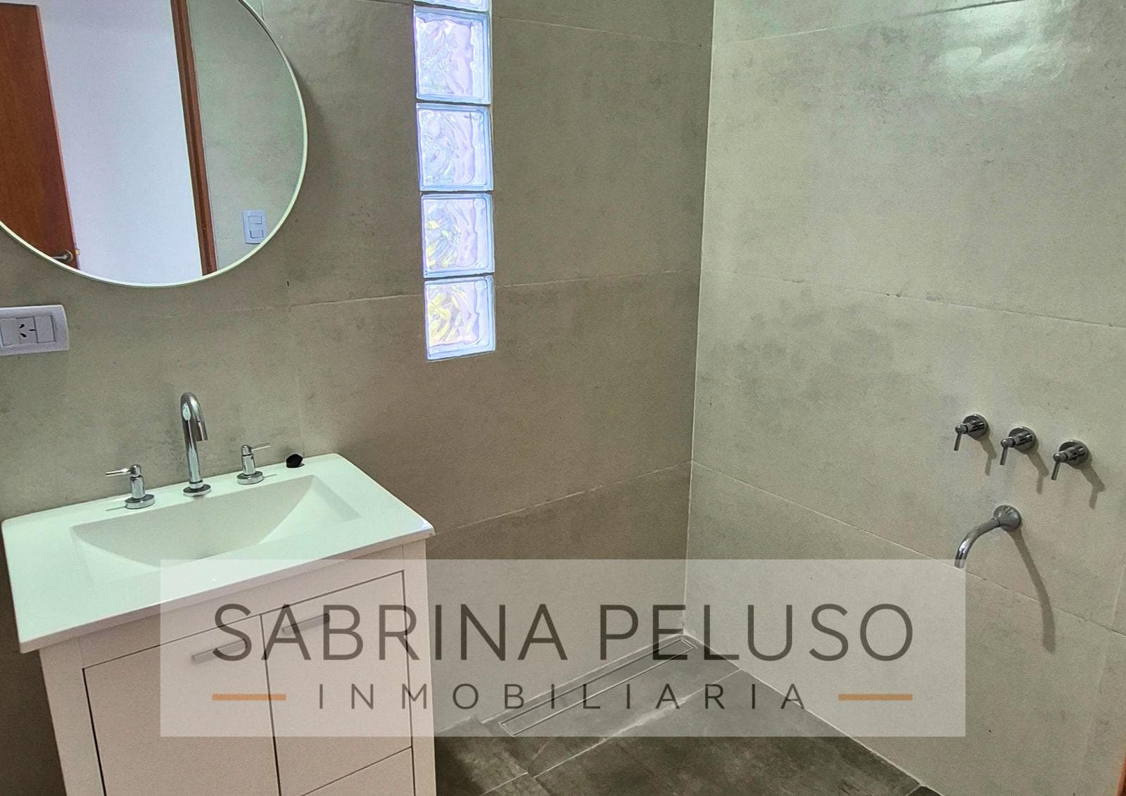 MINIMALIST 4-BEDROOM HOUSE FOR SALE IN A GATED COMMUNITY IN MORENO