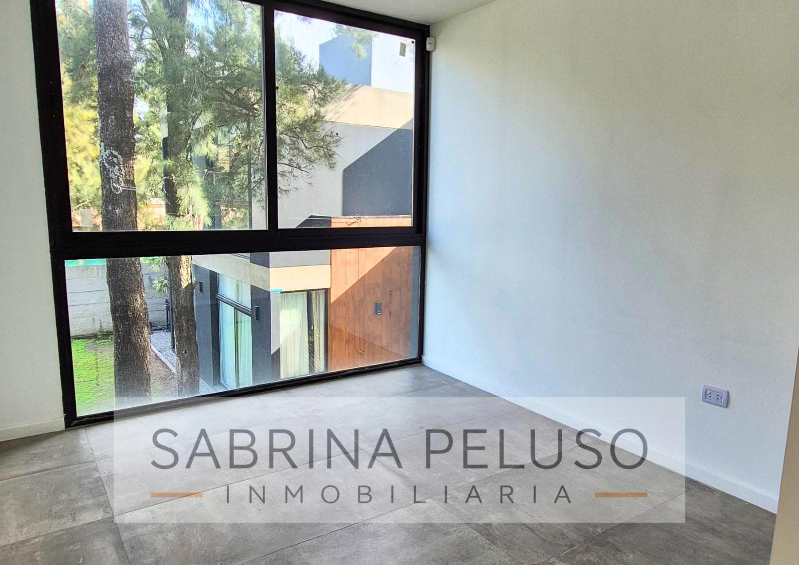 MINIMALIST 4-BEDROOM HOUSE FOR SALE IN A GATED COMMUNITY IN MORENO