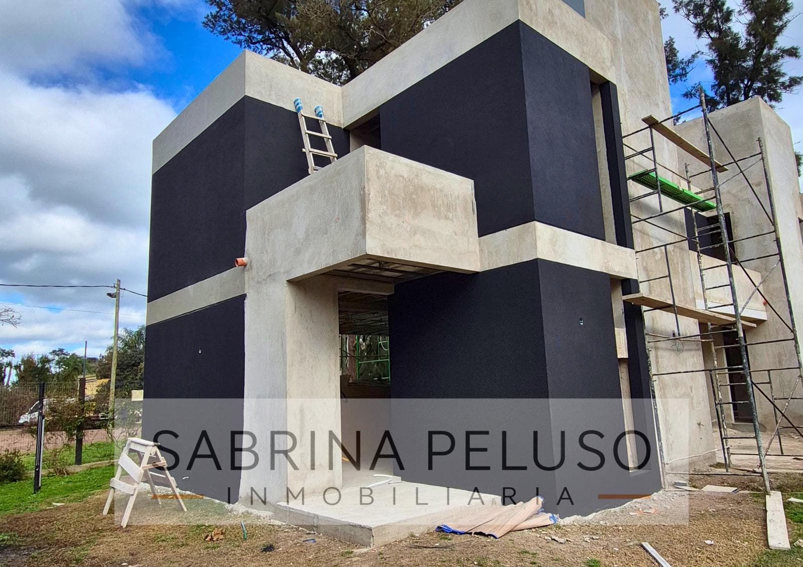 MINIMALIST 4-BEDROOM HOUSE FOR SALE IN A GATED COMMUNITY IN MORENO