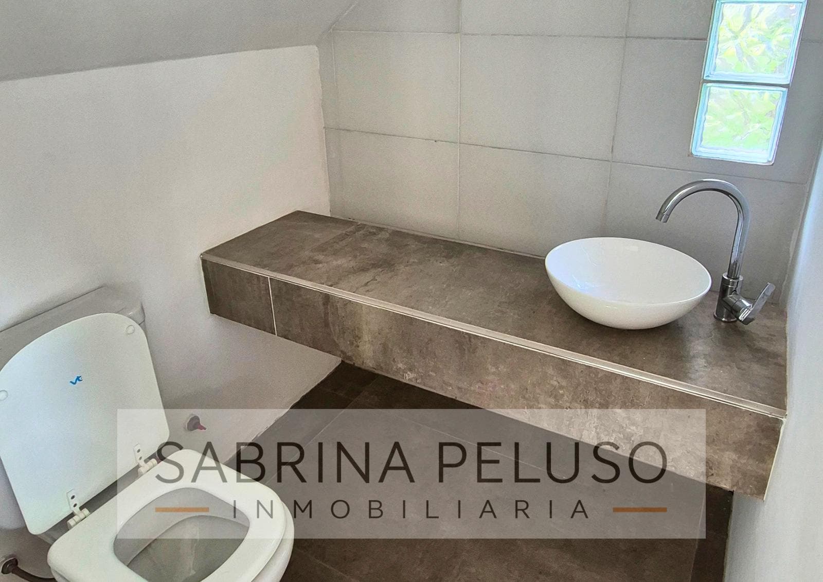 MINIMALIST 4-BEDROOM HOUSE FOR SALE IN A GATED COMMUNITY IN MORENO