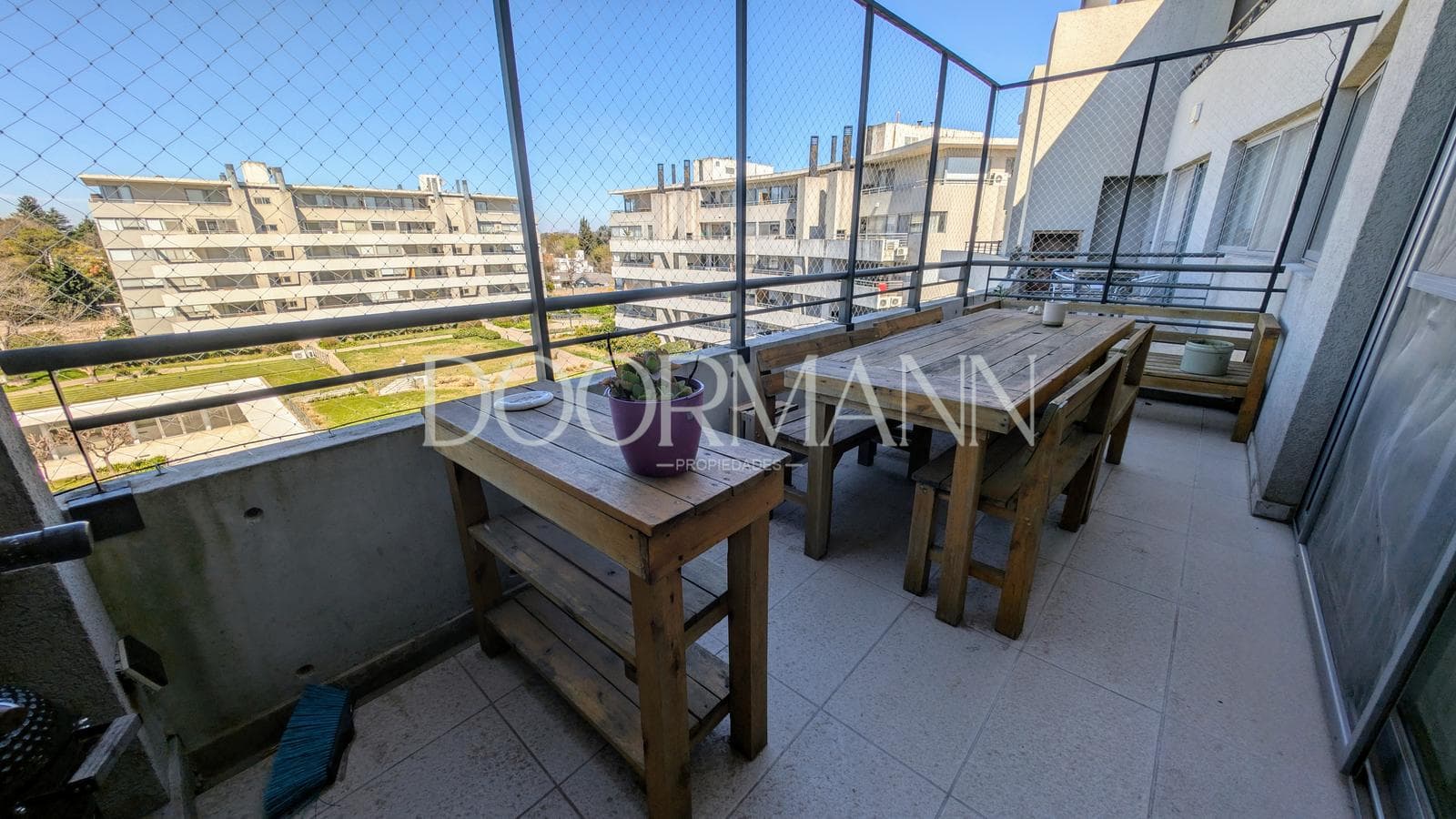 3-room apartment for sale with two parking spaces