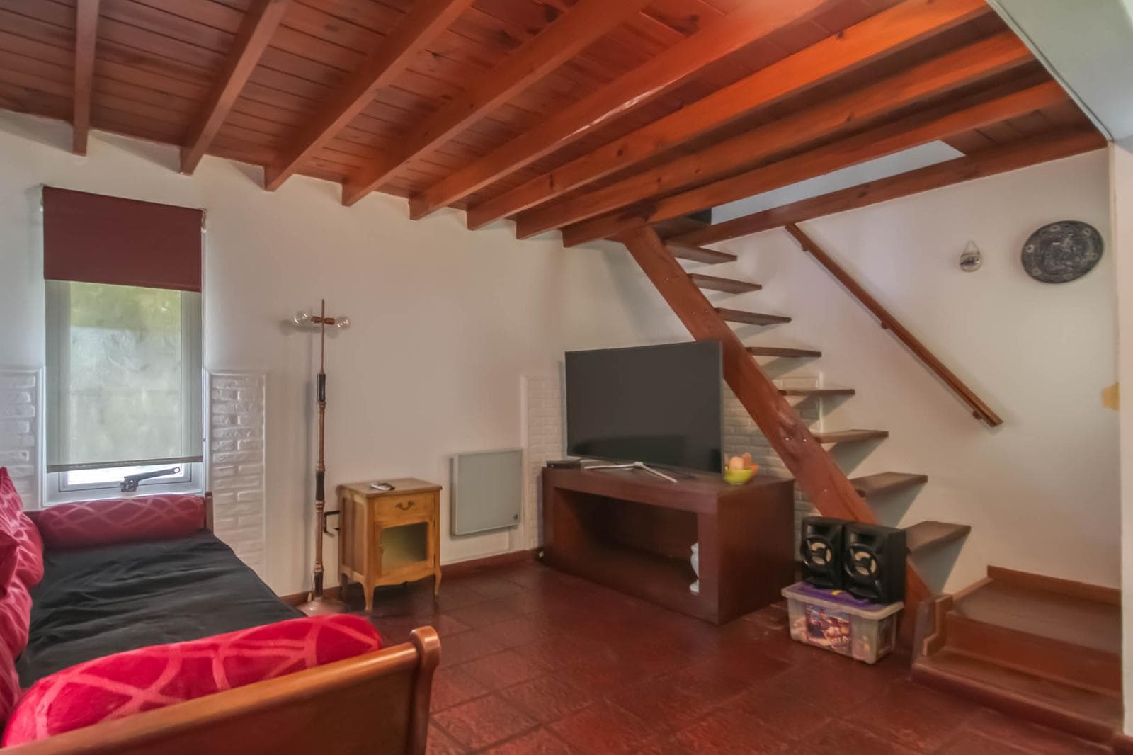 House for sale in Villa Elisa: 425 and 135. It has 3 bedrooms and a large yard.