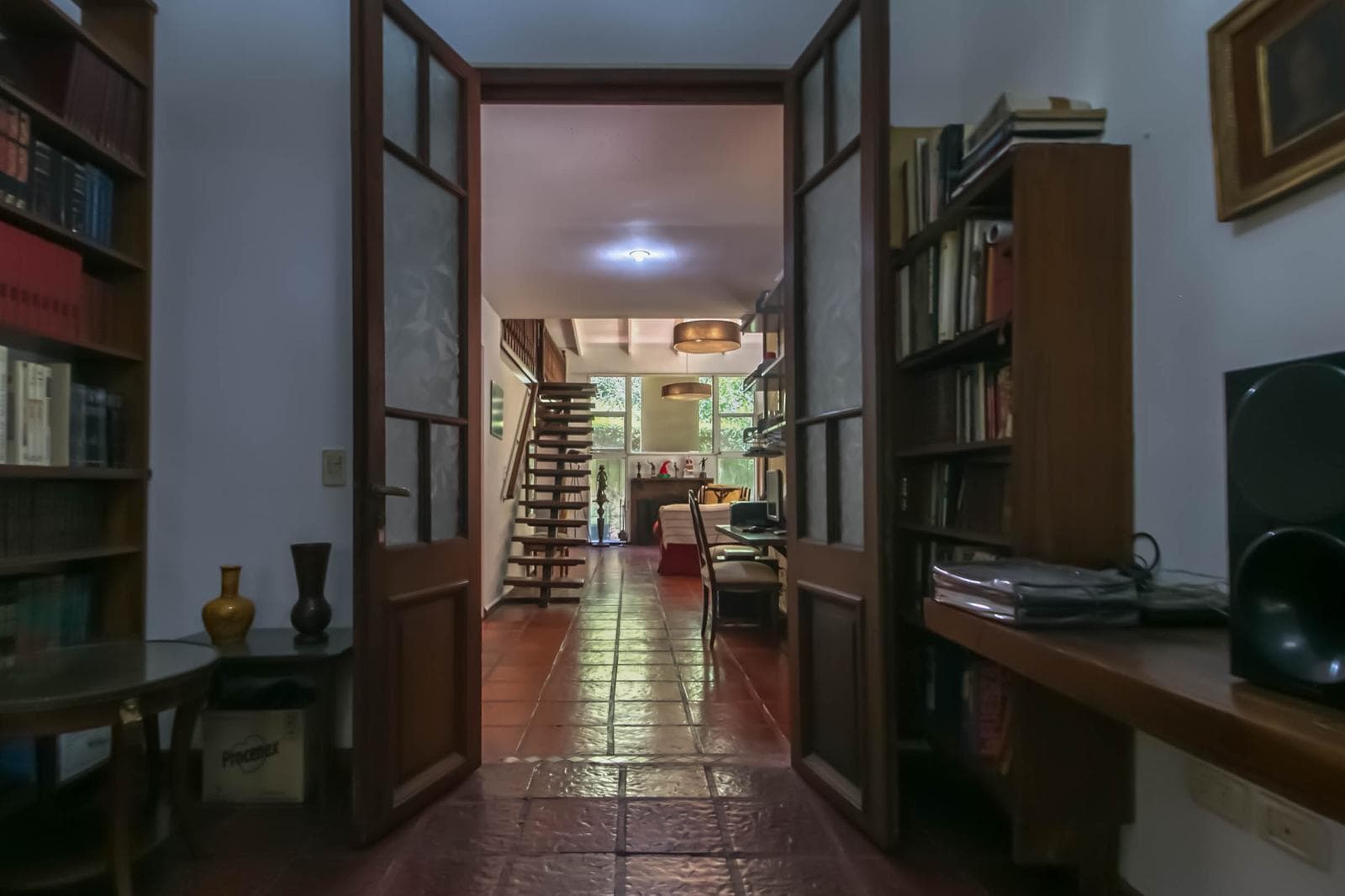 House for sale in Villa Elisa: 425 and 135. It has 3 bedrooms and a large yard.