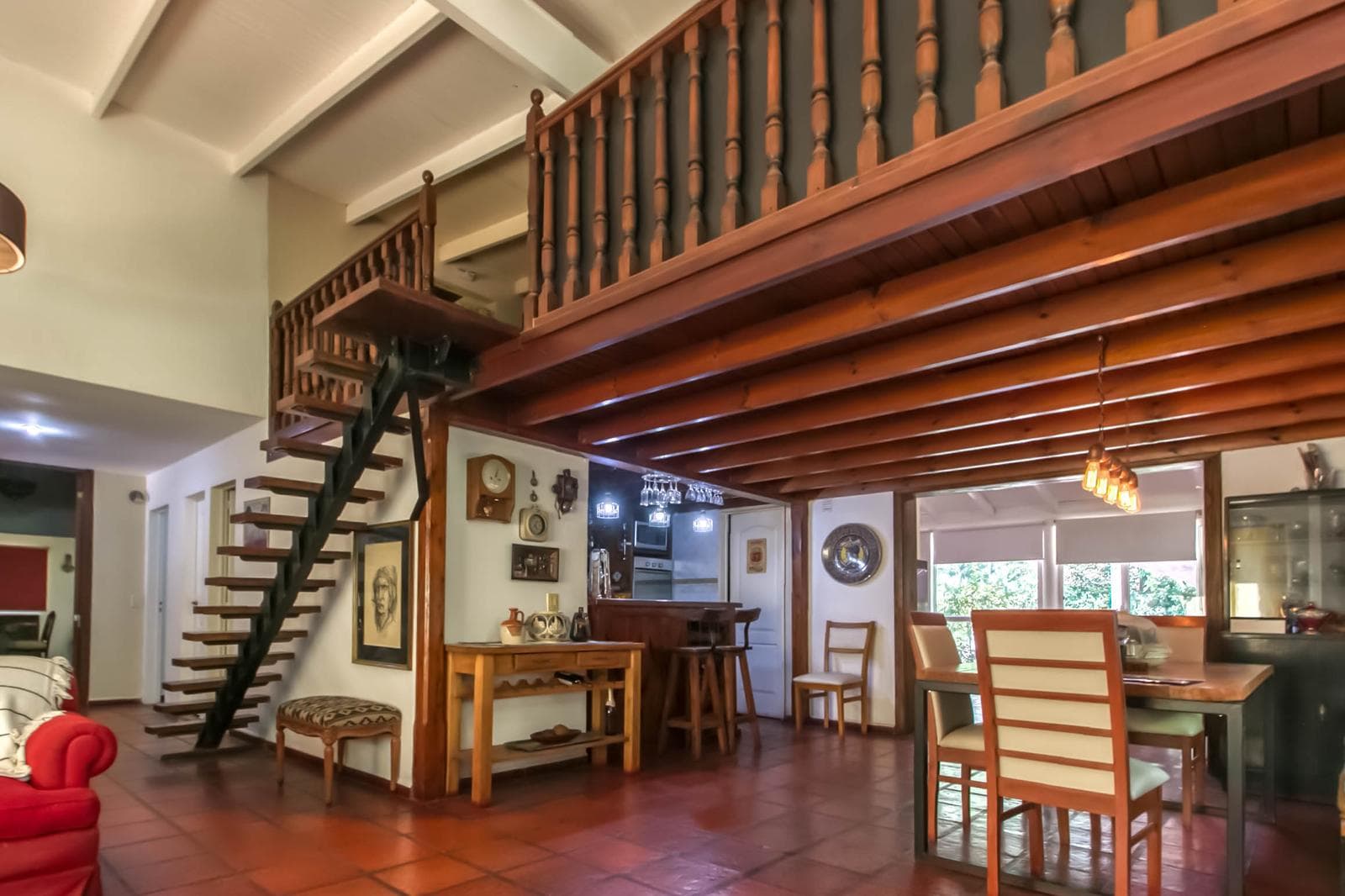 House for sale in Villa Elisa: 425 and 135. It has 3 bedrooms and a large yard.