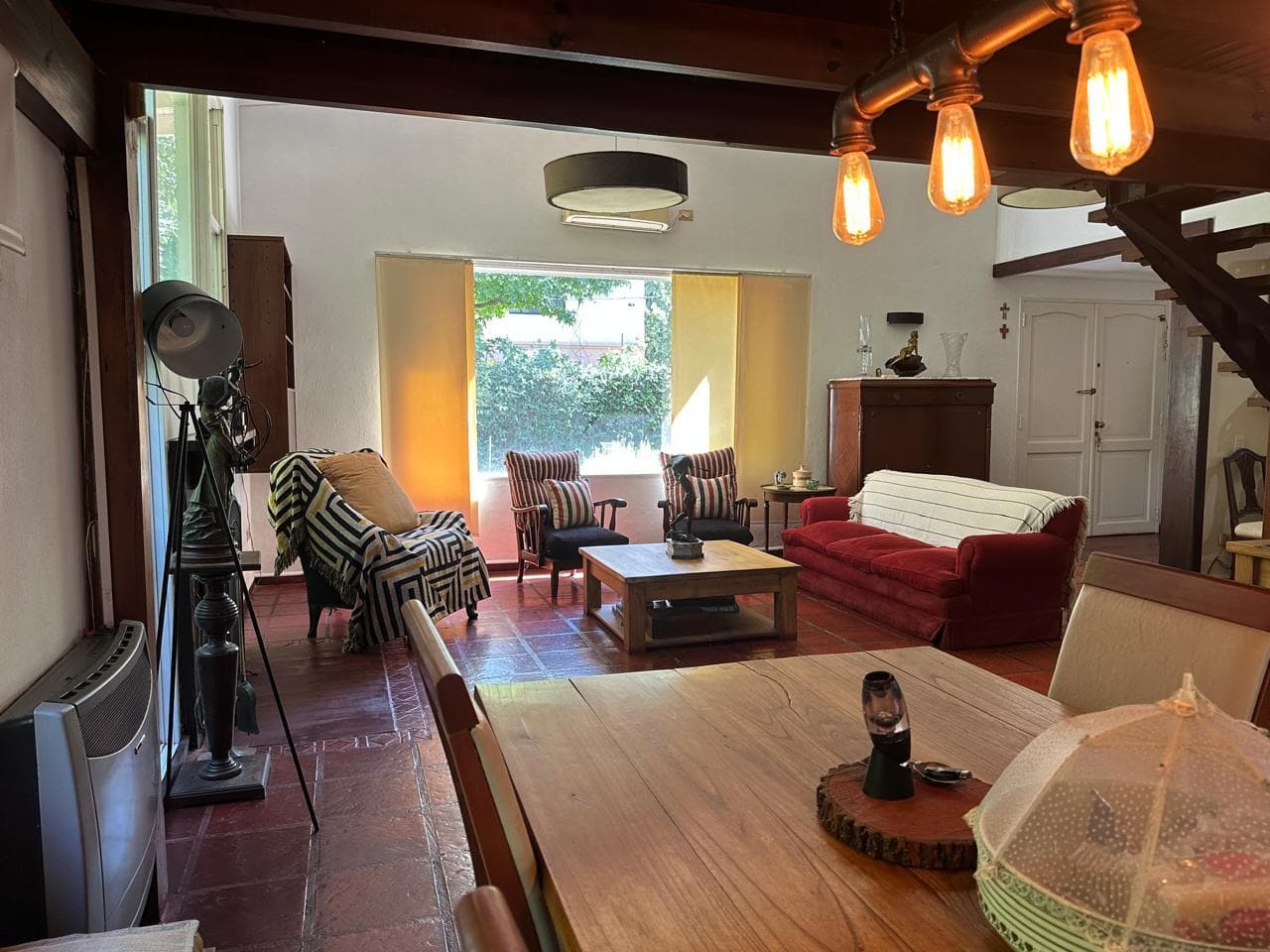 House for sale in Villa Elisa: 425 and 135. It has 3 bedrooms and a large yard.