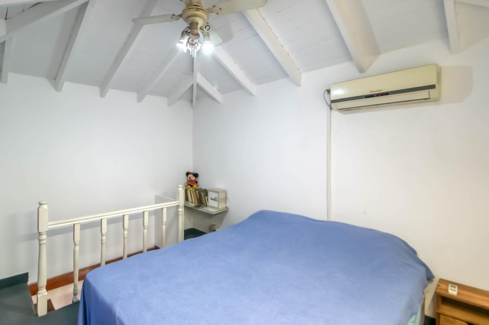 House for sale in Villa Elisa: 425 and 135. It has 3 bedrooms and a large yard.