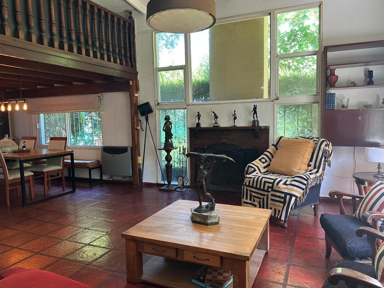 House for sale in Villa Elisa: 425 and 135. It has 3 bedrooms and a large yard.