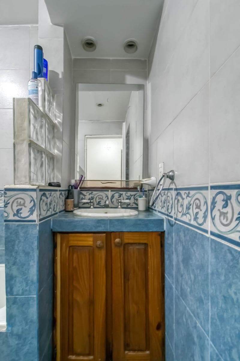 House for sale in Villa Elisa: 425 and 135. It has 3 bedrooms and a large yard.