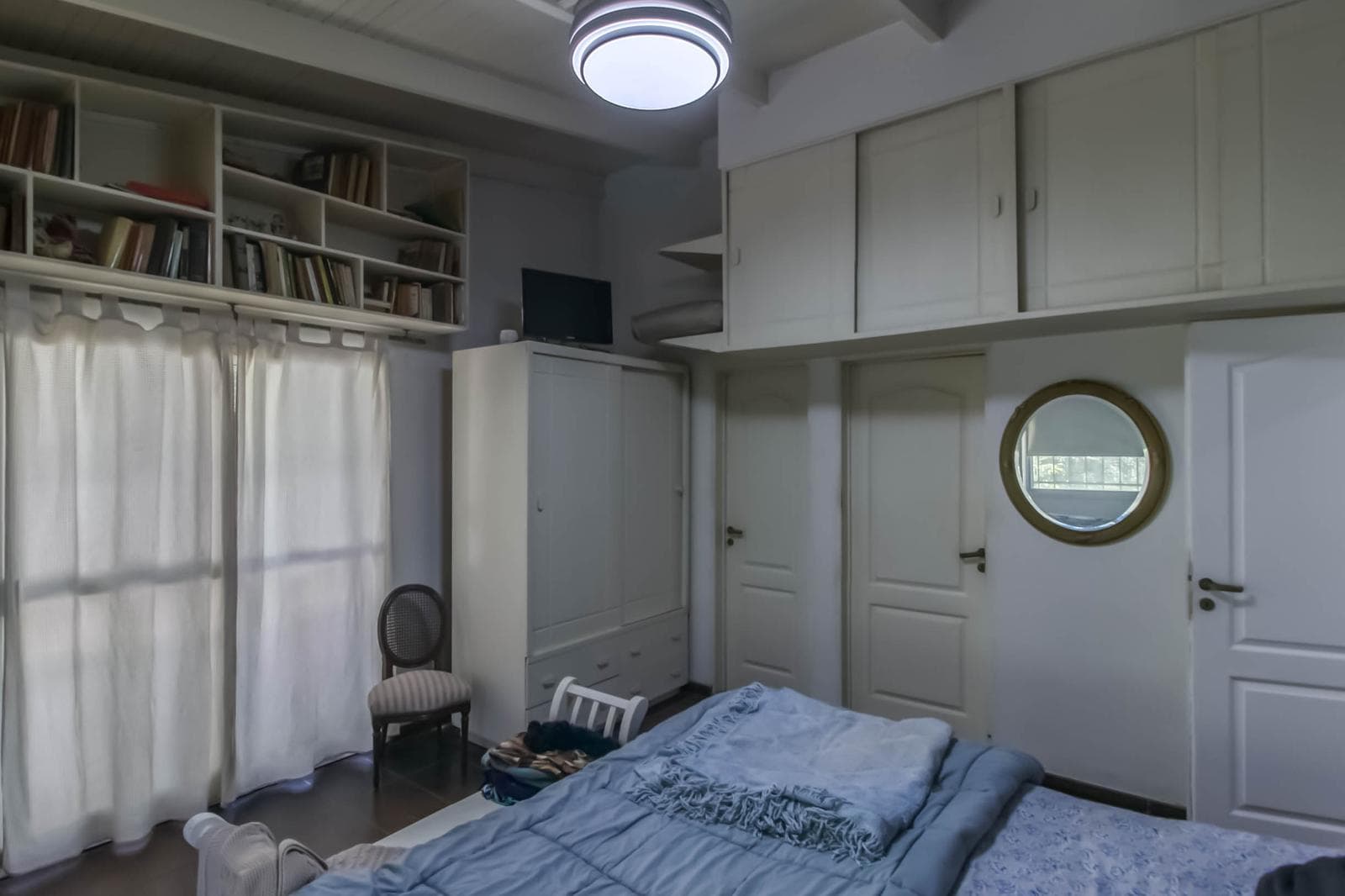 House for sale in Villa Elisa: 425 and 135. It has 3 bedrooms and a large yard.