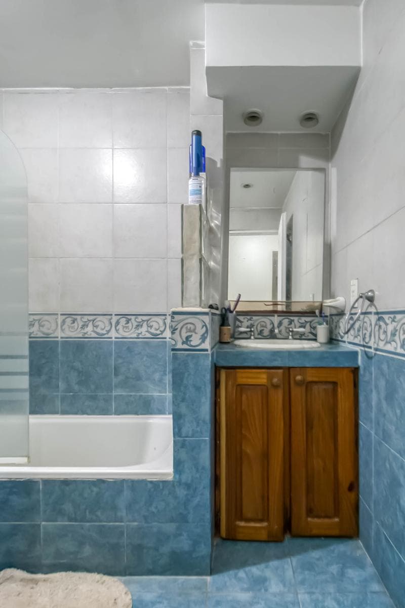 House for sale in Villa Elisa: 425 and 135. It has 3 bedrooms and a large yard.