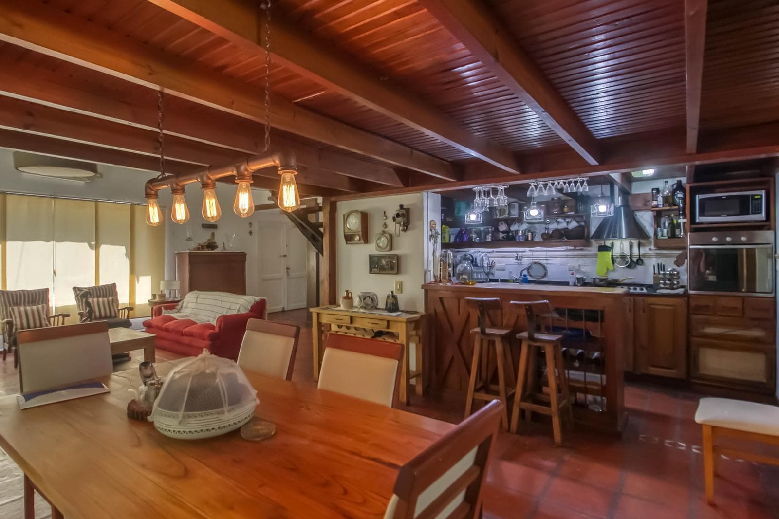 House for sale in Villa Elisa: 425 and 135. It has 3 bedrooms and a large yard.