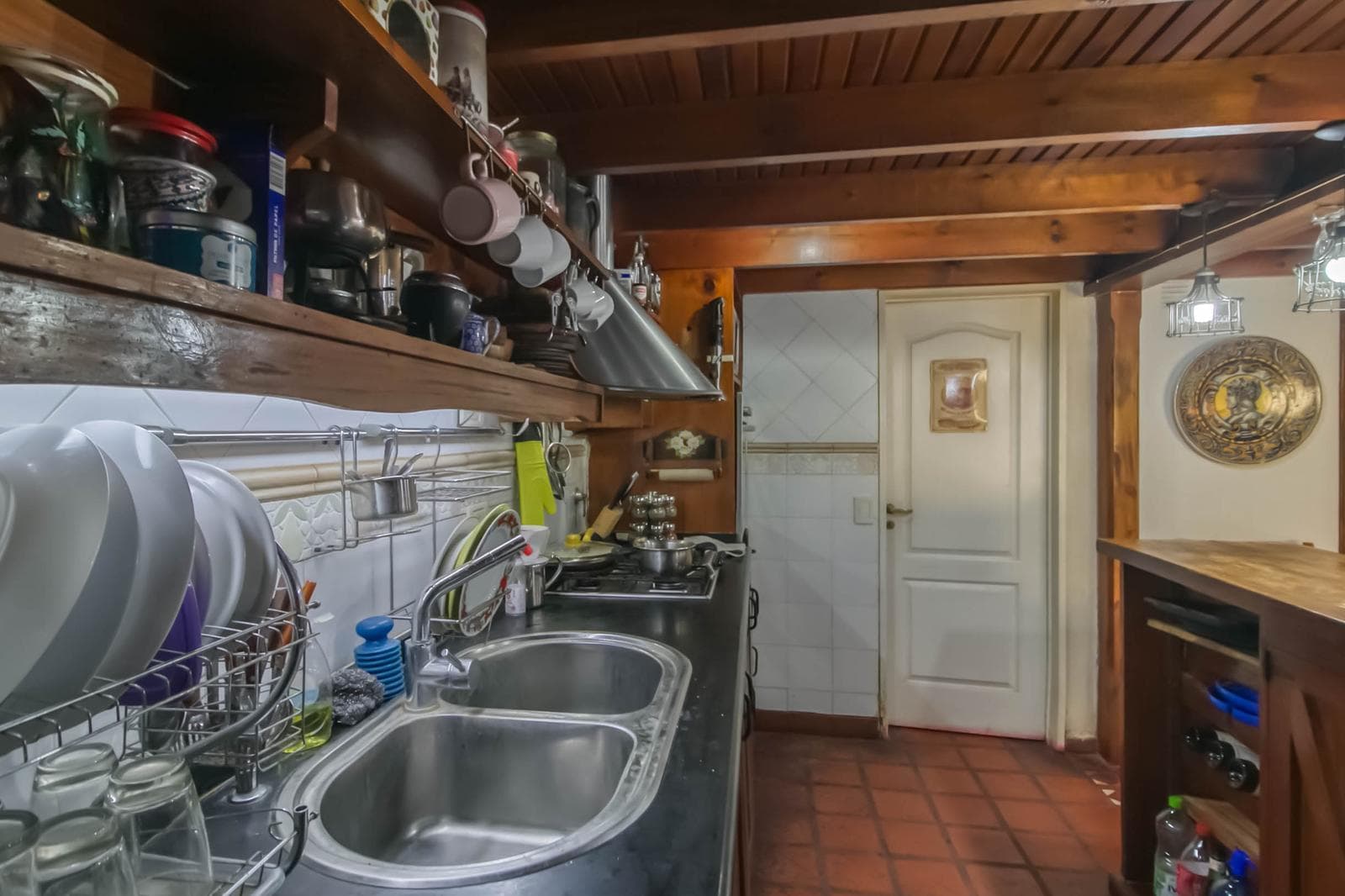 House for sale in Villa Elisa: 425 and 135. It has 3 bedrooms and a large yard.