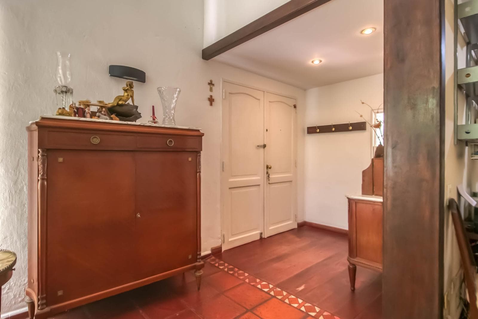 House for sale in Villa Elisa: 425 and 135. It has 3 bedrooms and a large yard.