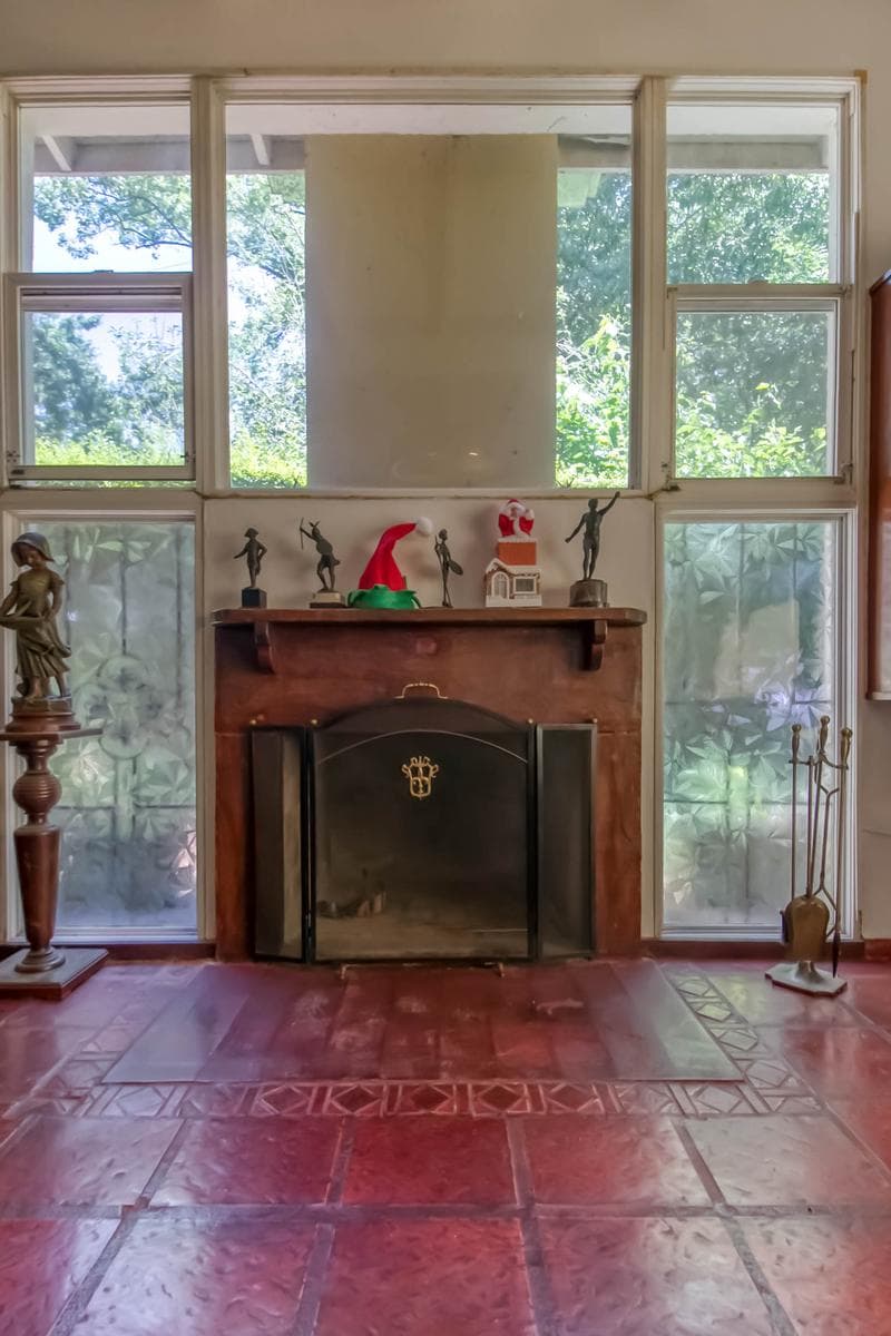 House for sale in Villa Elisa: 425 and 135. It has 3 bedrooms and a large yard.
