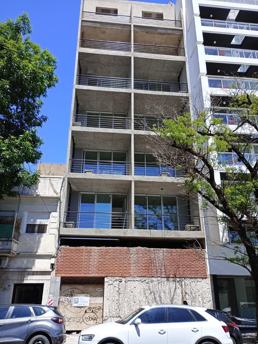 Palermo - Commercial Space for Sale: 107 m² Suitable for Various Uses! Multi-Level Layout and Patio Financing Available!