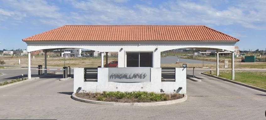 853 M² LOT FOR SALE NEAR THE LAGOON IN MAGALLANES