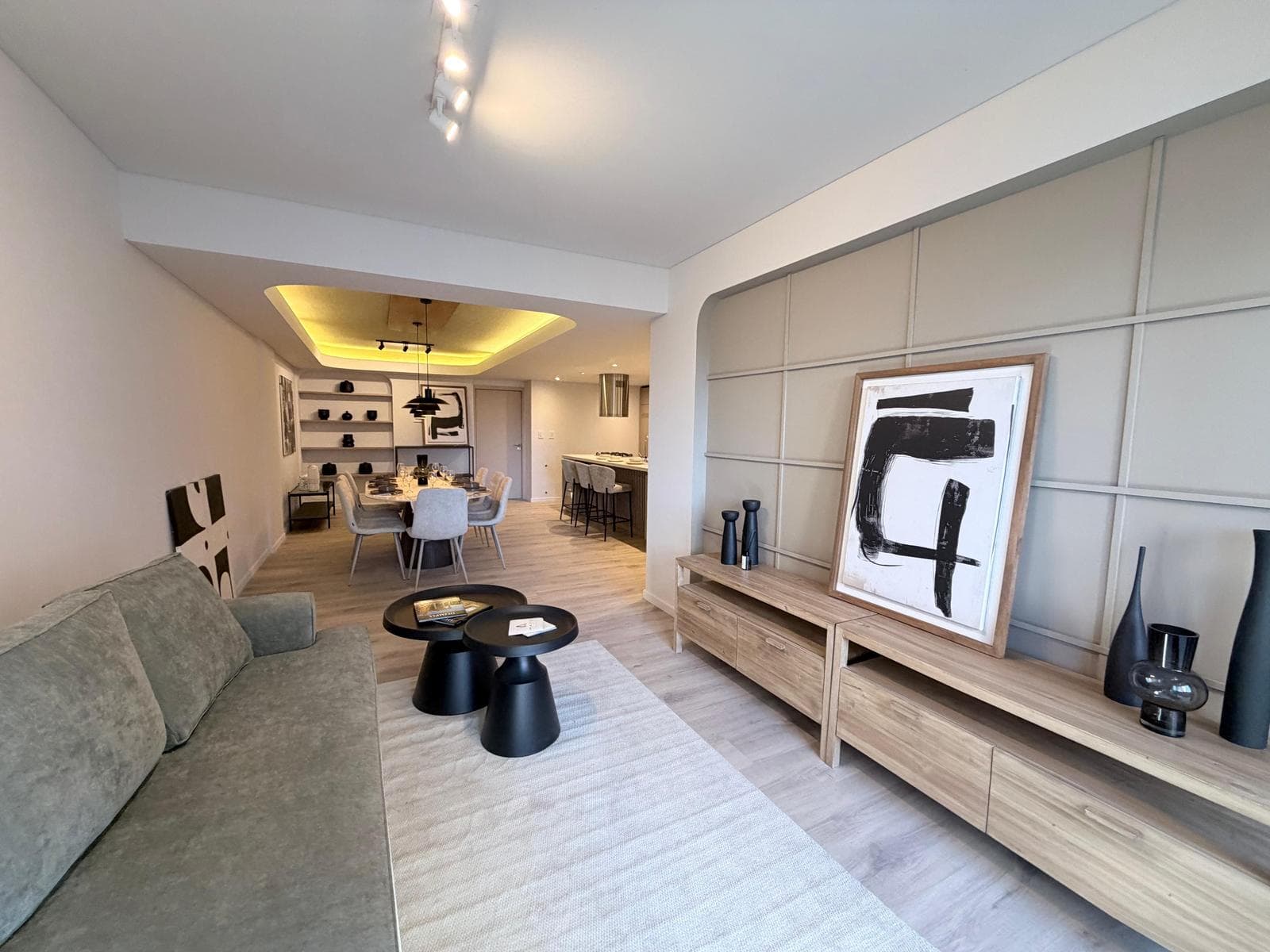 FOR SALE - 3-Bedroom Apartment with Amenities and a Front-Facing Balcony - Downtown, Rosario