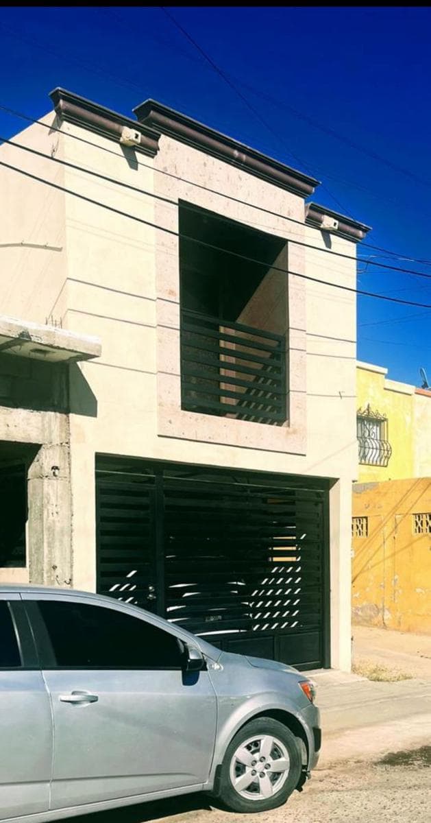 House for sale in Las Lomas, Real del Parque neighborhood