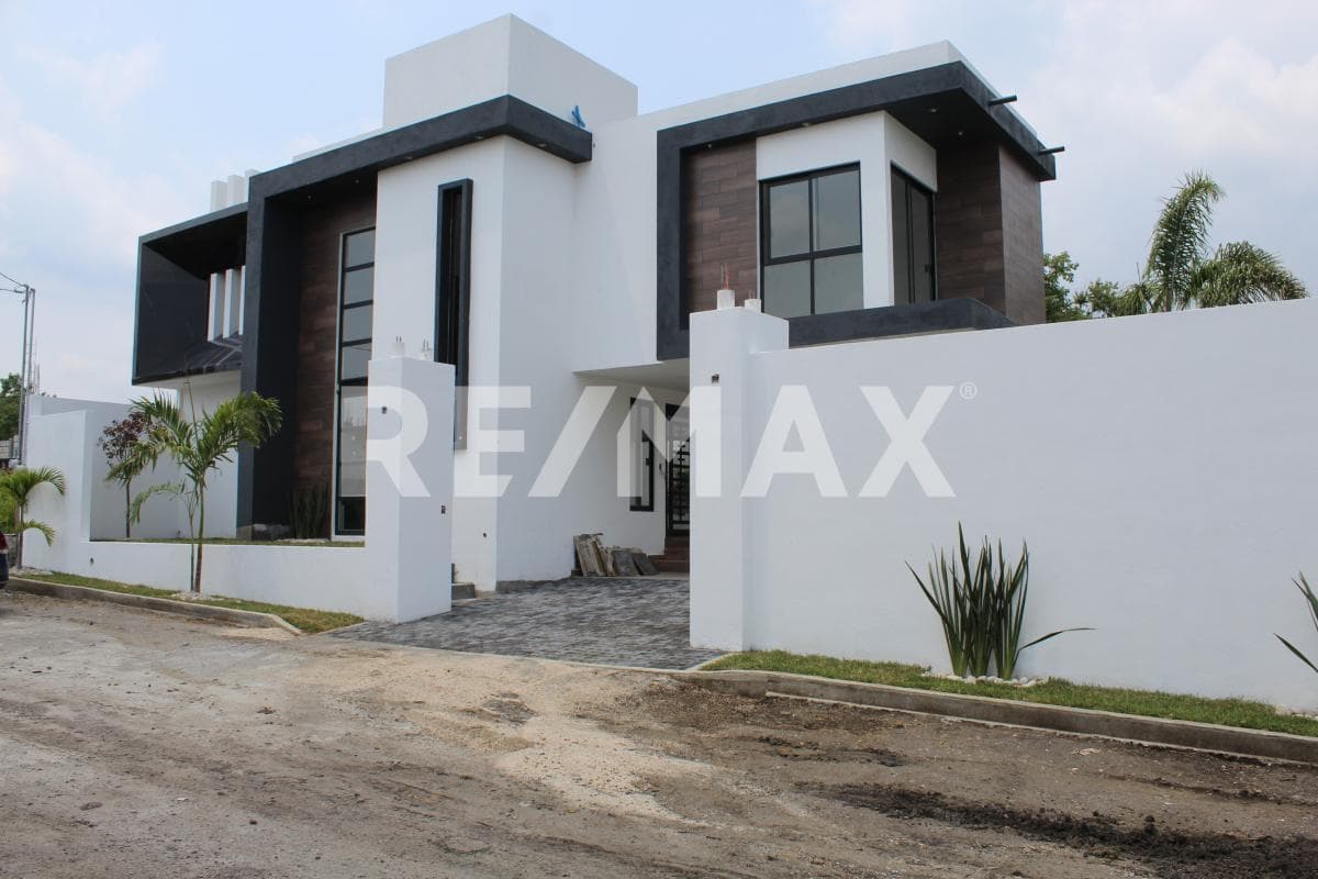 House for Sale in Morelos, Altos de Oaxtepec Subdivision