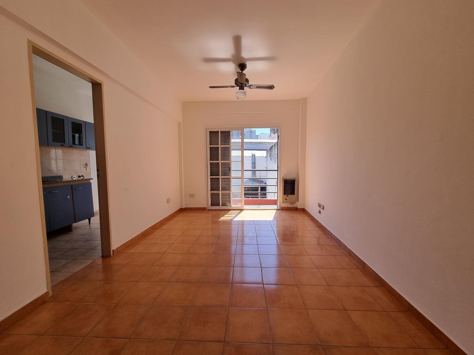 Departamento 3 ambientes con balcón y cochera venta