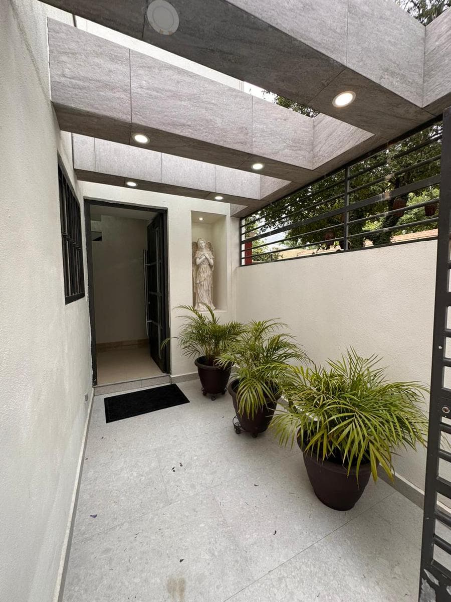 HOUSE FOR SALE ON THE NATIONAL HIGHWAY