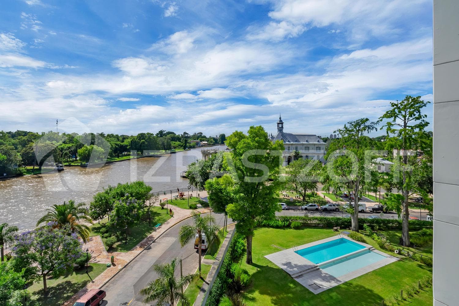 Apartment for sale. 3 bedrooms in Tigre. Amenities and river view.
